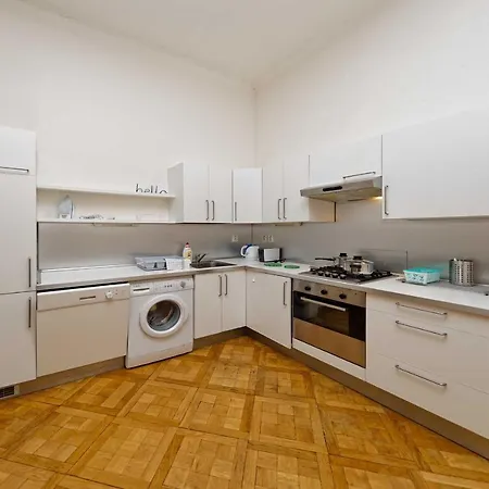 Manesova 4 Apartamento