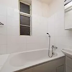Appartement Manesova 4 *
